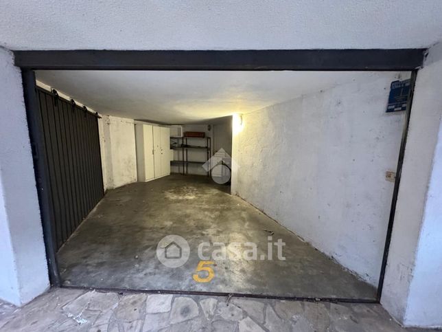 Box/posto auto in residenziale in Via Giorgio e Guido Paglia