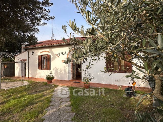 Casa bi/trifamiliare in residenziale in Via del Vaiolo