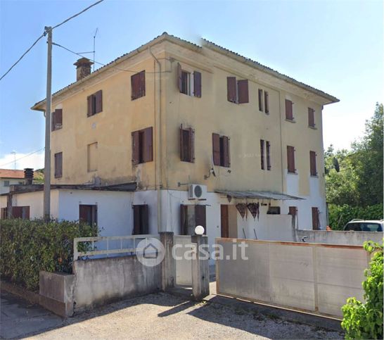 Casa bi/trifamiliare in residenziale in Via Leonardo da Vinci 54