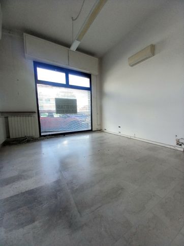 Ufficio in commerciale in Piazza XX Settembre 18