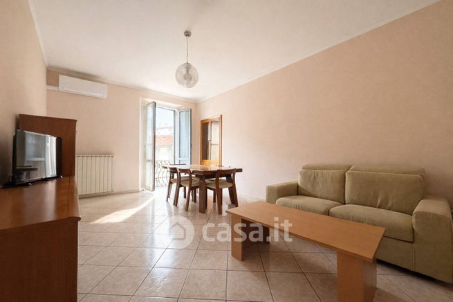 Appartamento in residenziale in Via Cecilio Stazio 11