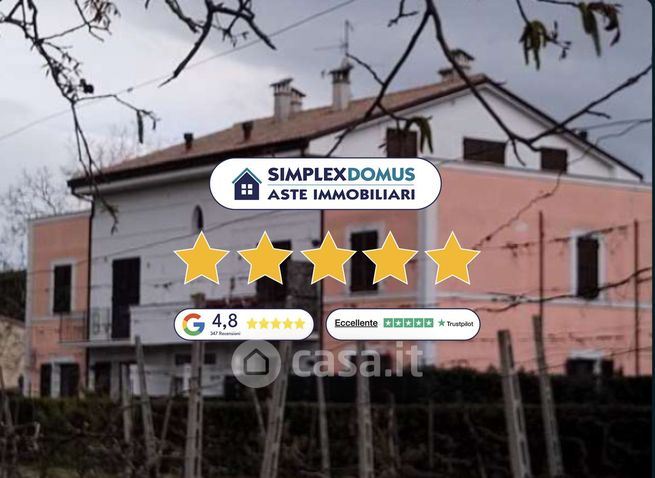 Appartamento in residenziale in Via Lago di Corbara