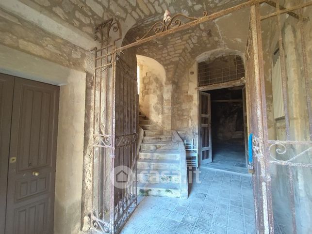 Casa indipendente in residenziale in Vico Terranova 21