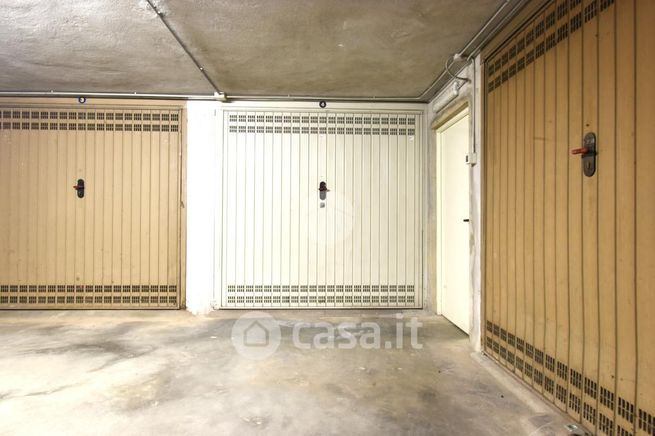 Garage/posto auto in residenziale in Via Giuseppe Giusti