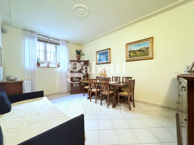 Appartamento in residenziale in Piazza Giovambattista Giorgini