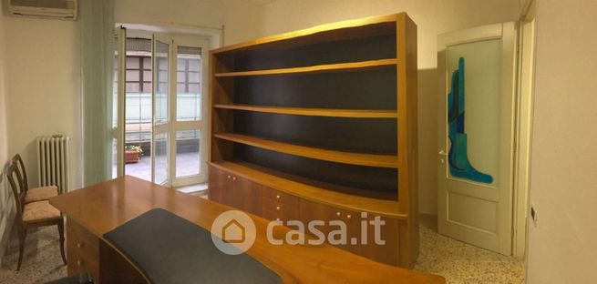 Ufficio in commerciale in Piazza Liberazione