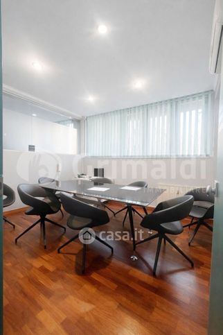 Ufficio in commerciale in Via Filippo Bernardini