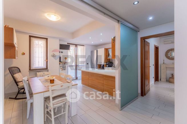 Appartamento in residenziale in Via Pogliano 33