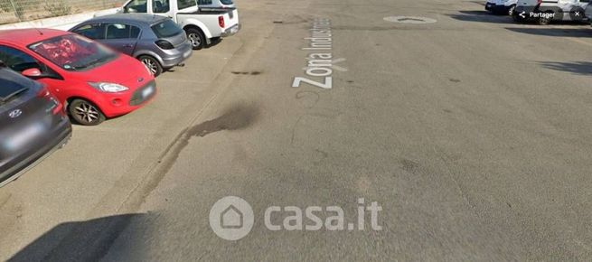 Capannone in commerciale in Zona Industriale