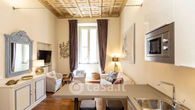 Appartamento in residenziale in Via Frattina