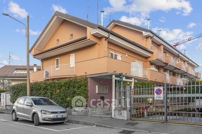 Villetta a schiera in residenziale in Via de Ruggiero 4