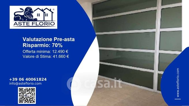 Ufficio in commerciale in Via Alessandro Volta 94