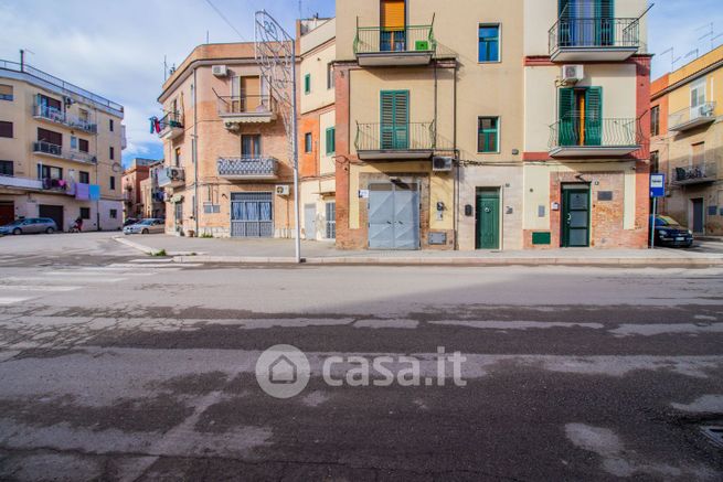 Negozio/locale commerciale in commerciale in Via PORTA SAN SEVERO 26