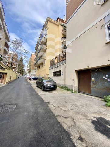 Garage/posto auto in residenziale in Via Giuseppe Vasi 89