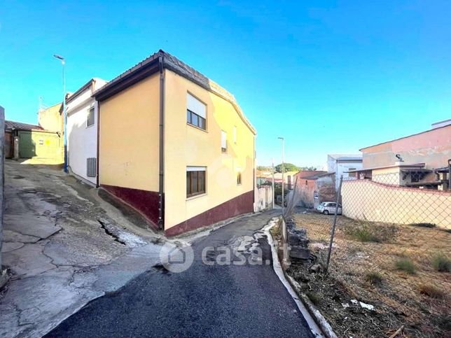 Casa indipendente in residenziale in Via Santa Croce 16