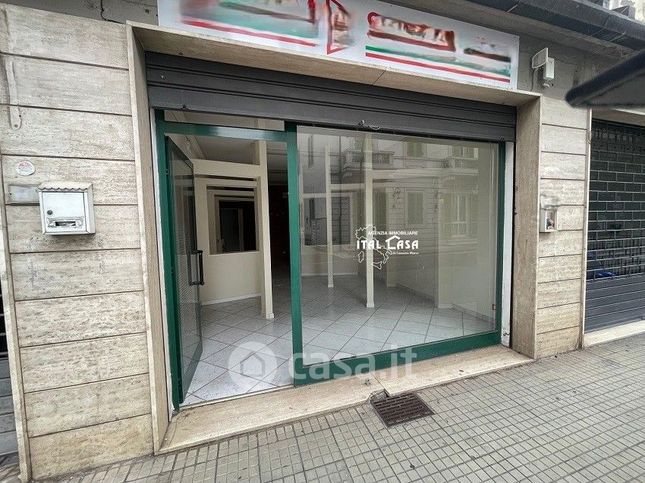 Negozio/locale commerciale in commerciale in Via Daniele Manin 36