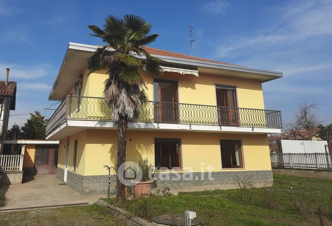 Casa bi/trifamiliare in residenziale in Via Strella 18
