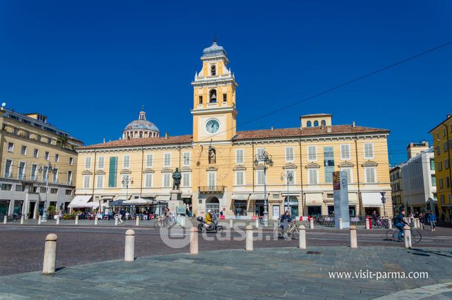 Negozio/locale commerciale in commerciale in Piazza Garibaldi