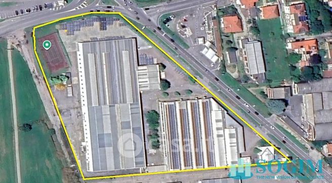 Capannone in commerciale in 