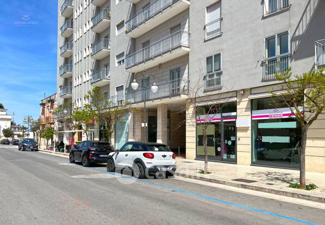 Attività/licenza (con o senza mura) in commerciale in Corso Umberto I