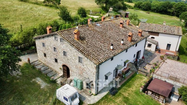 Rustico/casale in residenziale in Via Gastone Nencini 11