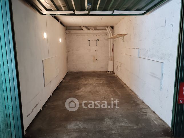 Box/posto auto in residenziale in Via Aldo Villa 3