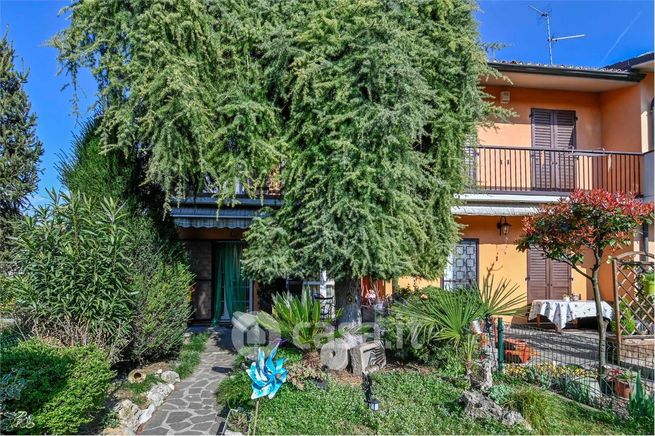 Villetta a schiera in residenziale in Via Guglielmo Marconi 95