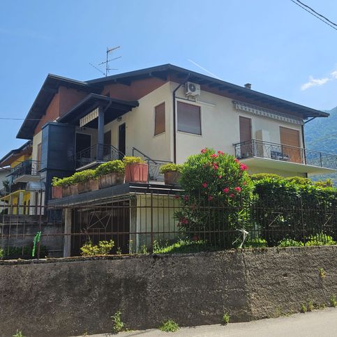 Casa indipendente in residenziale in Via Torretta