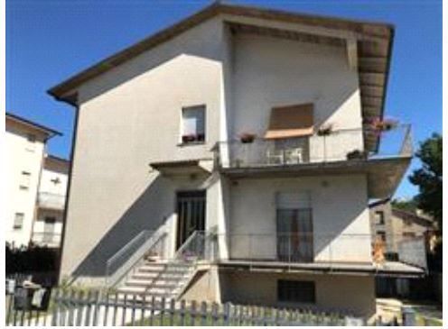 Casa indipendente in residenziale in Via Leonardo da Vinci 5
