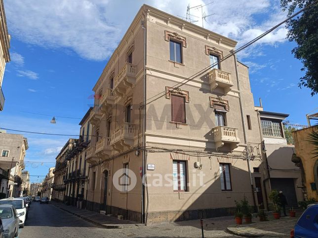 Ufficio in commerciale in Via Paolo Vasta 141