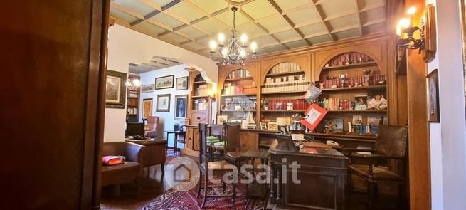 Ufficio in commerciale in Via Garibaldi 7