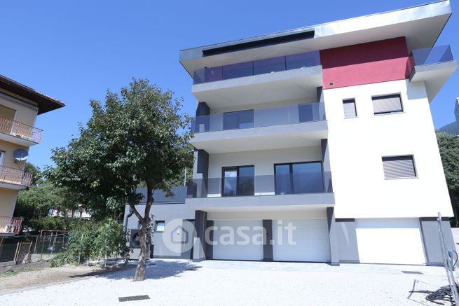 Appartamento in residenziale in Via Clorinda Menguzzato 18