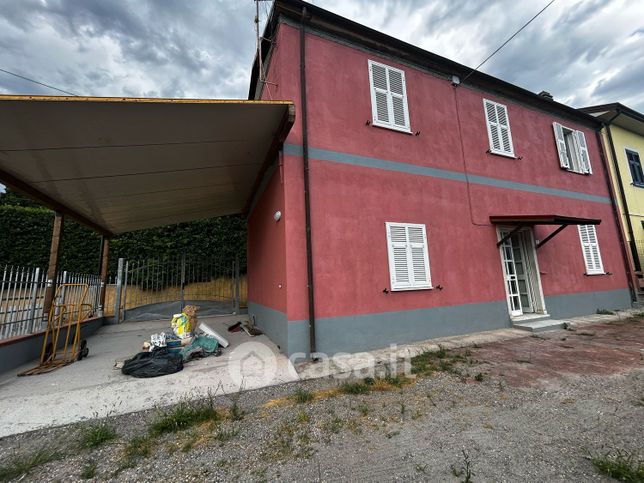 Casa bi/trifamiliare in residenziale in Via Palvotrisia
