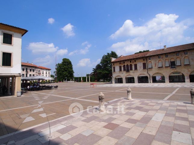 Ufficio in commerciale in Piazza Grande