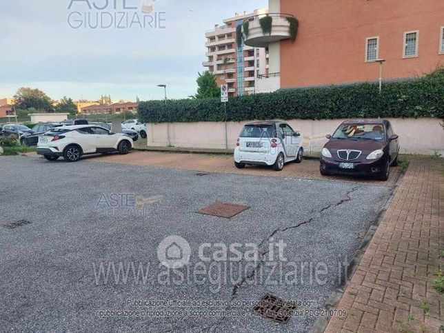 Garage/posto auto in residenziale in Via Francesco Menzio 30