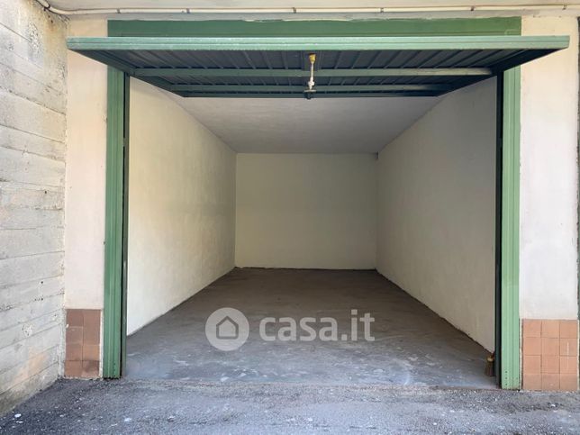 Box/posto auto in residenziale in Corso Vercelli 122 A