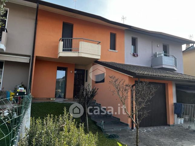 Villetta a schiera in residenziale in Via Ungaretti 1