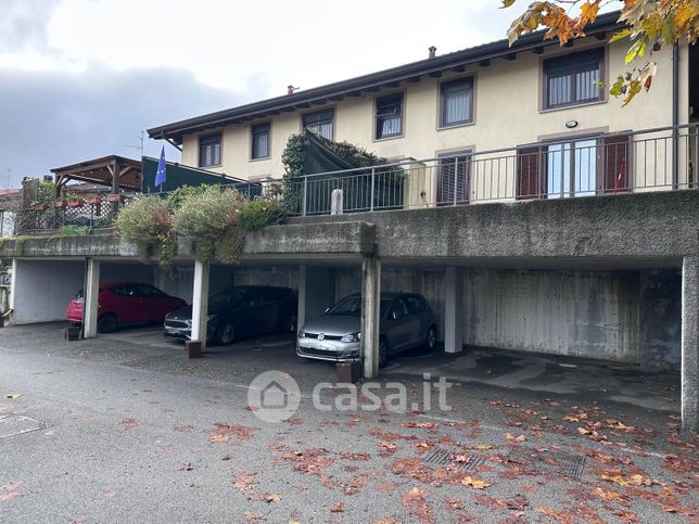 Box/posto auto in residenziale in Via Brugnatelli 11