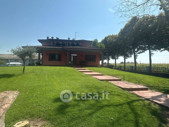 Capannone in commerciale in Strada Isorella 6