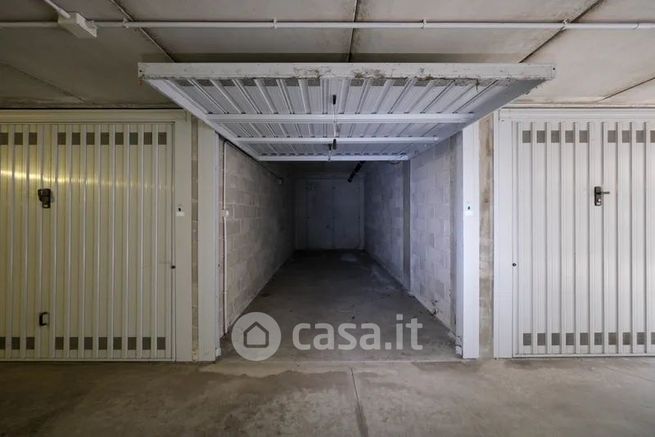 Box/posto auto in residenziale in Via Martiri di Cefalonia