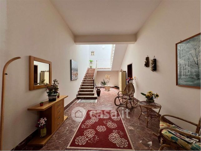 Casa indipendente in residenziale in 