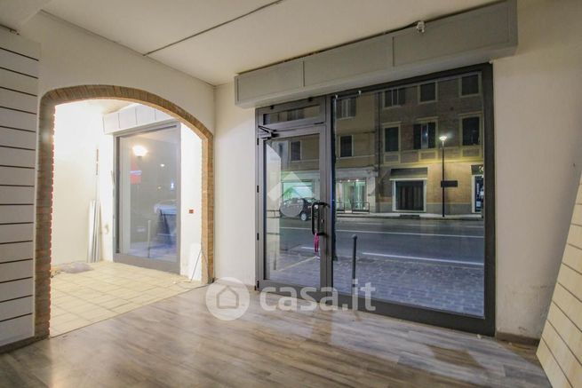 Ufficio in commerciale in Via Claudia