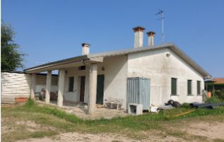 Casa indipendente in residenziale in Strada dei Piovini 10