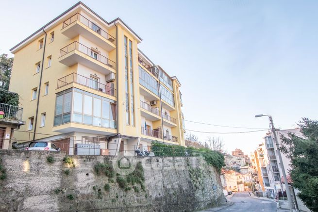 Appartamento in residenziale in Via Commerciale 121