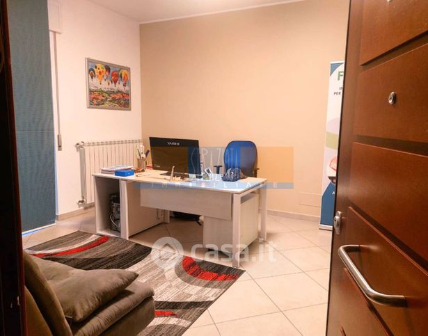 Ufficio in commerciale in Via X Marzo