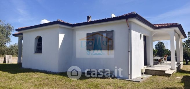 Casa indipendente in residenziale in 