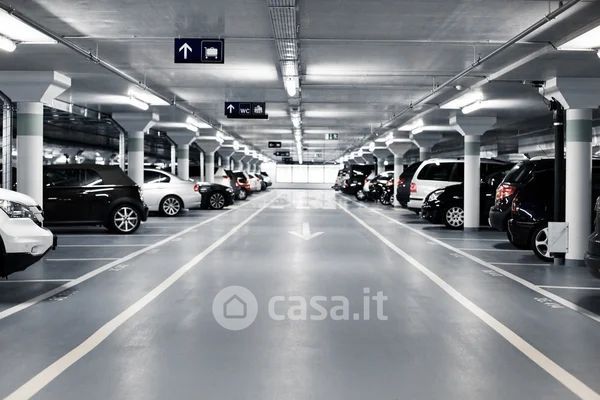 Box/posto auto in residenziale in Via XI Febbraio