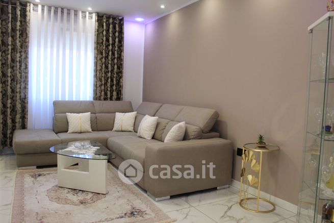 Casa indipendente in residenziale in Via Occhiobello