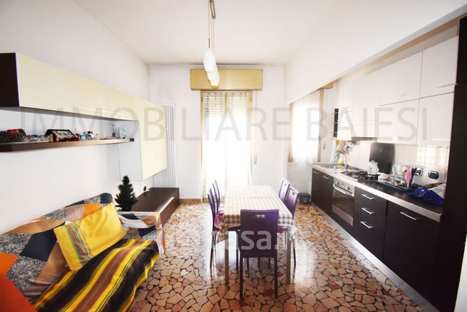 Appartamento in residenziale in Via Emilia Levante