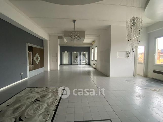 Ufficio in commerciale in Via Antica 60